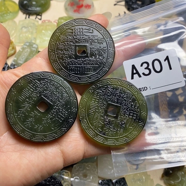 蛇纹石玉合金颈饰百**润