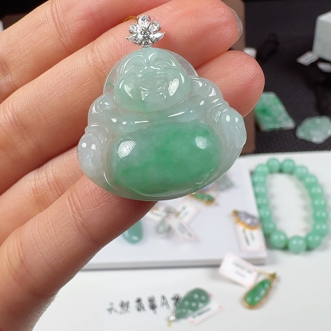 翡翠18K金镶嵌颈饰