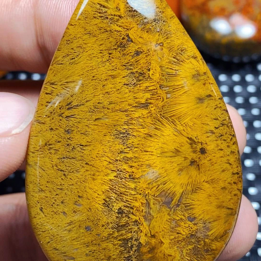 未镶嵌颈饰玛瑙/玉髓城****城