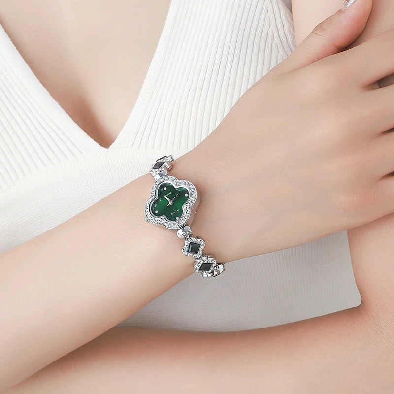 艾梵诺 轻奢四叶草女士防水夜光镶钻石英手表七夕礼物 AM5144FQ