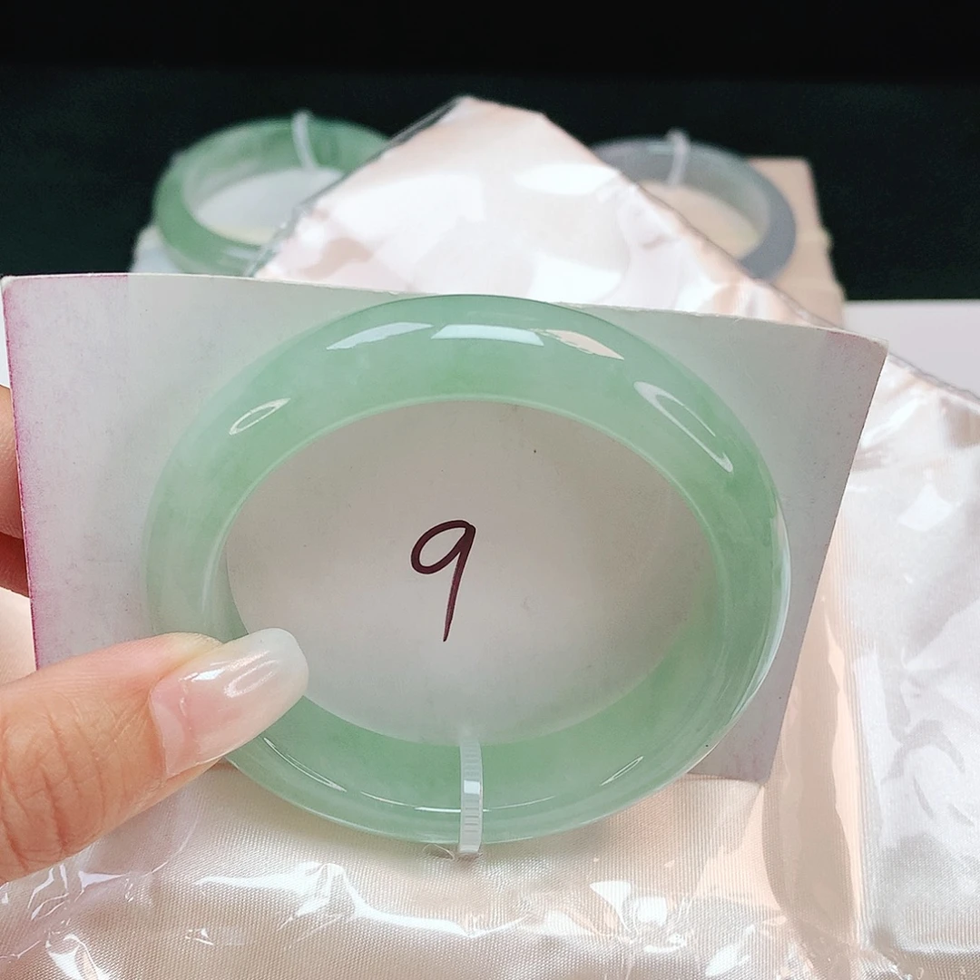 翡翠未镶嵌手镯 正圈54