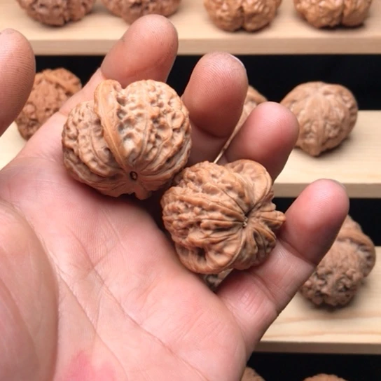 家***兴吊坠文玩核桃血麒麟