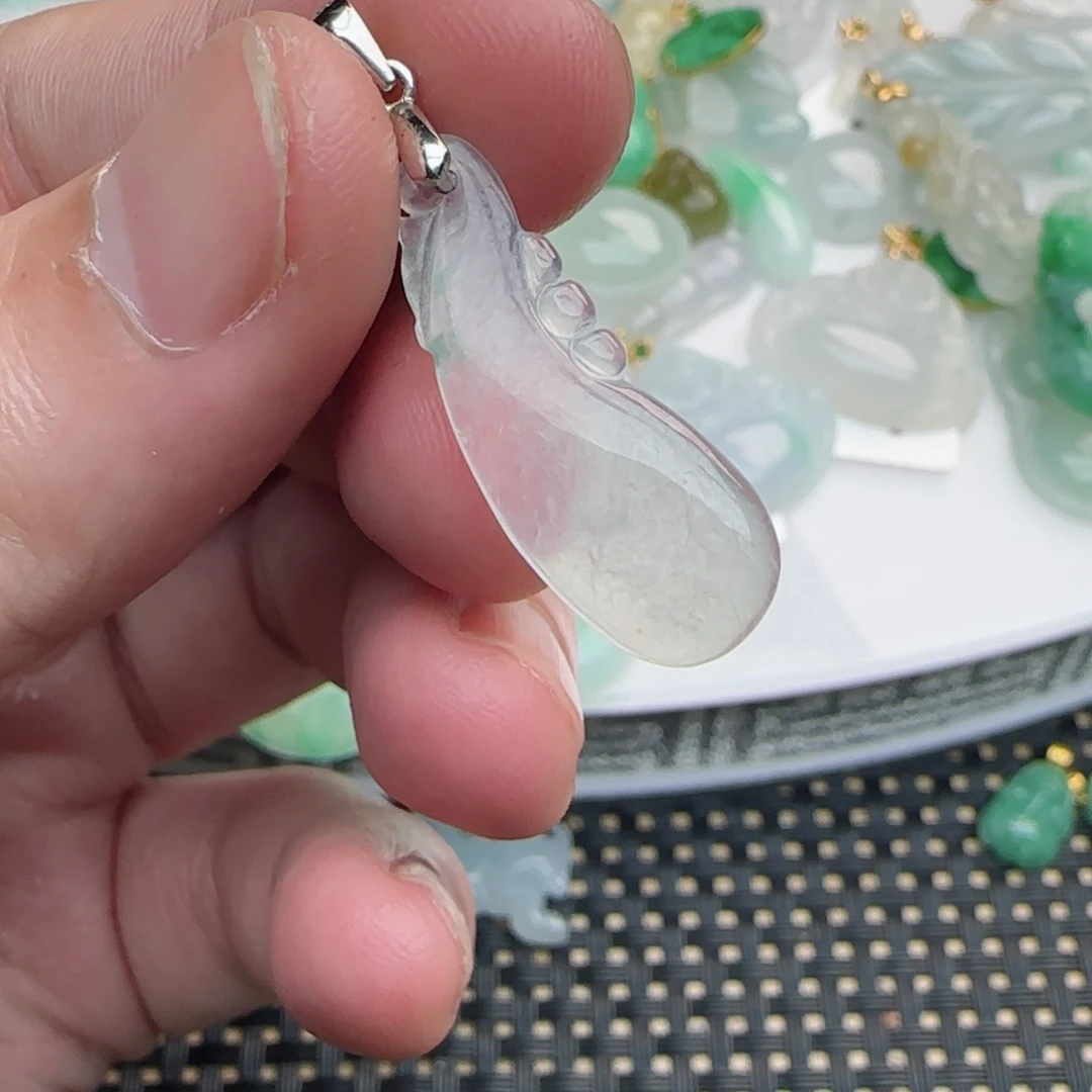 【闪购商品】翡翠颈饰未镶嵌冰瓜