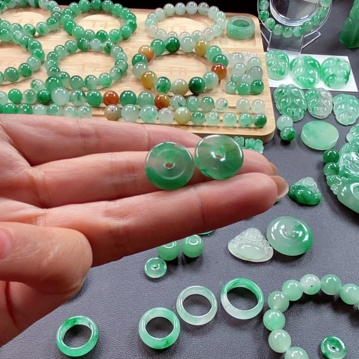 石英质玉吊坠(不含链)未镶嵌葡*妈