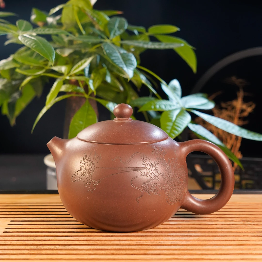 GS34-023   郁晴   宜兴手工紫砂  西施  祥龙戏珠