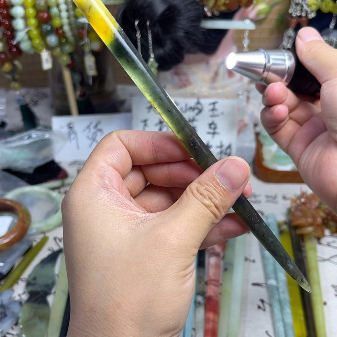 蛇纹石玉未镶嵌发饰