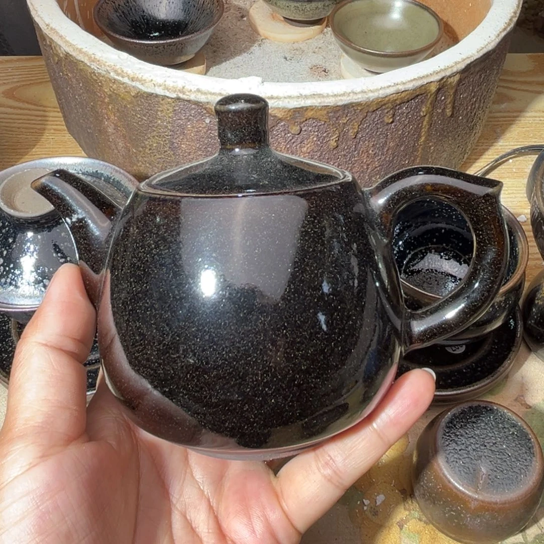 茶盏义兴龙窑坚持真柴烧