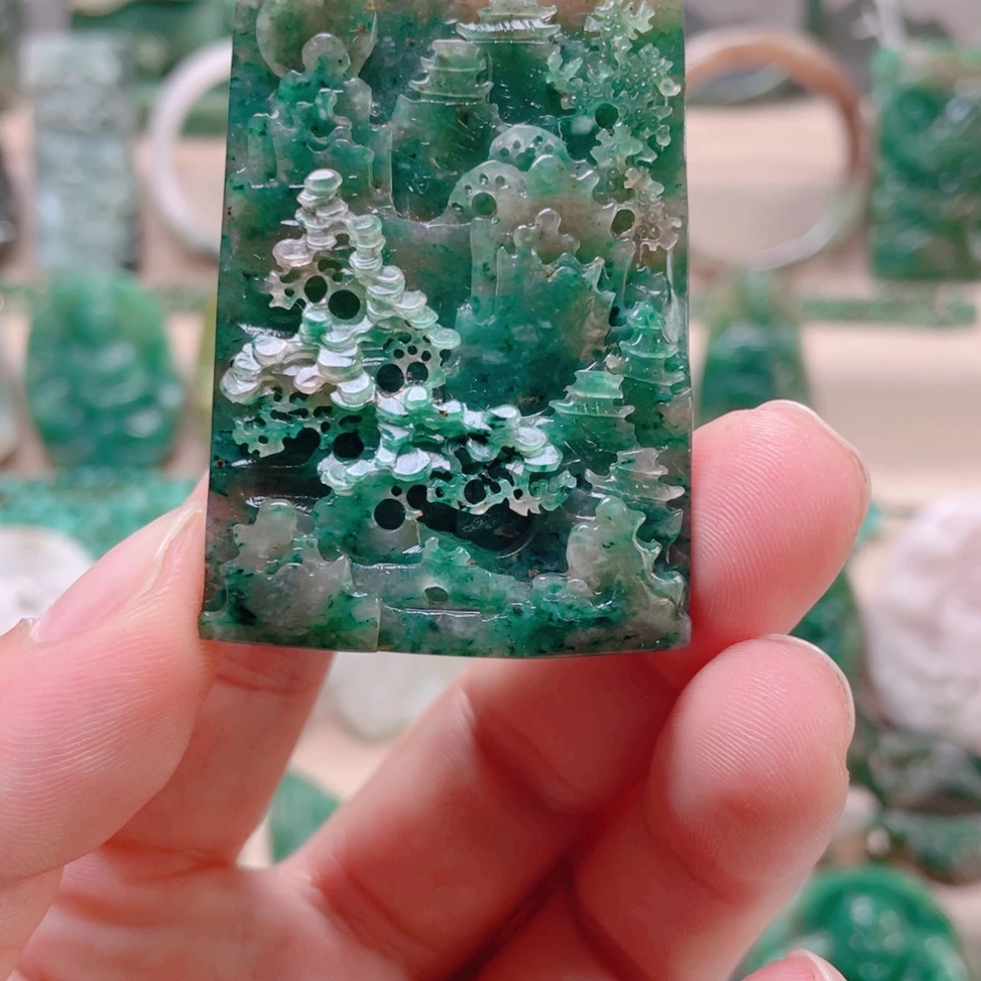 独山玉未镶嵌颈饰