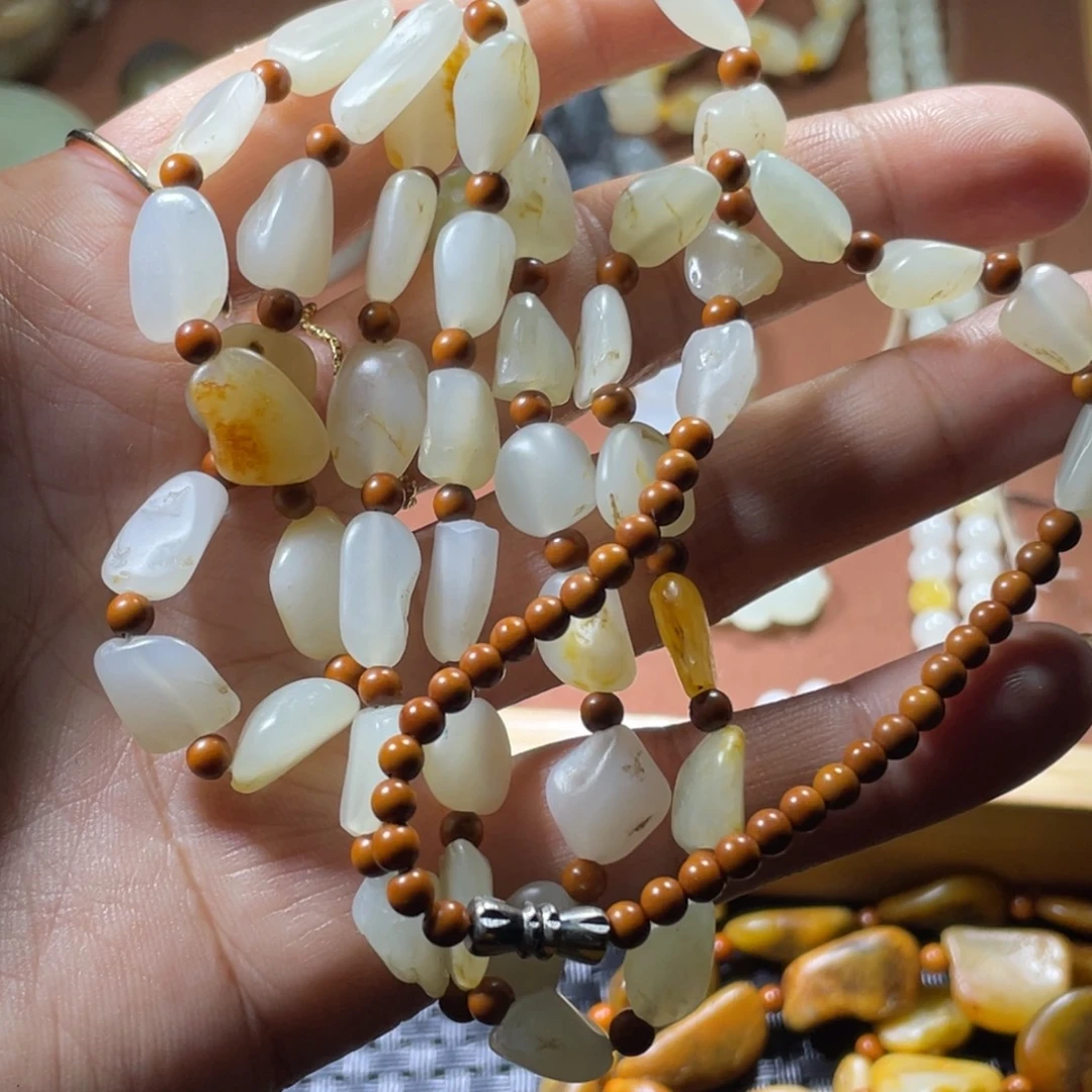 风***扬和田玉未镶嵌颈饰