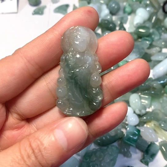 翡翠未镶嵌颈饰吊坠观音