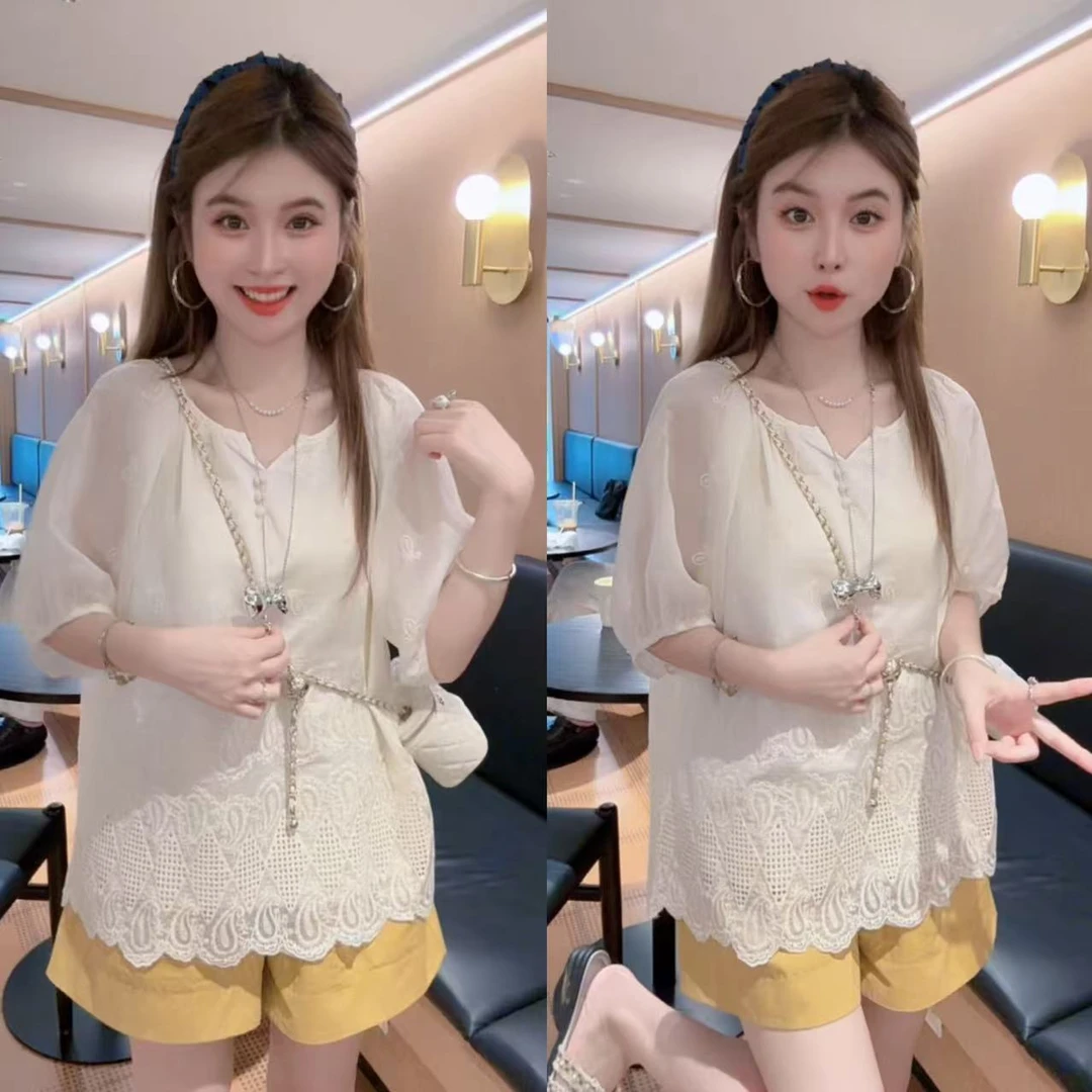 甜美刺绣小衫2025薄款圆领洋气时尚通勤中袖新款夏季设计感米白色