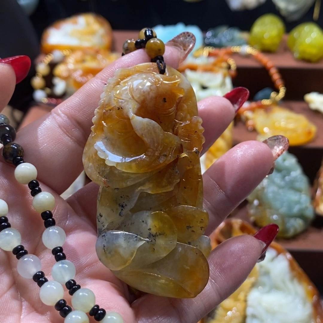 蛇纹石玉颈饰未镶嵌