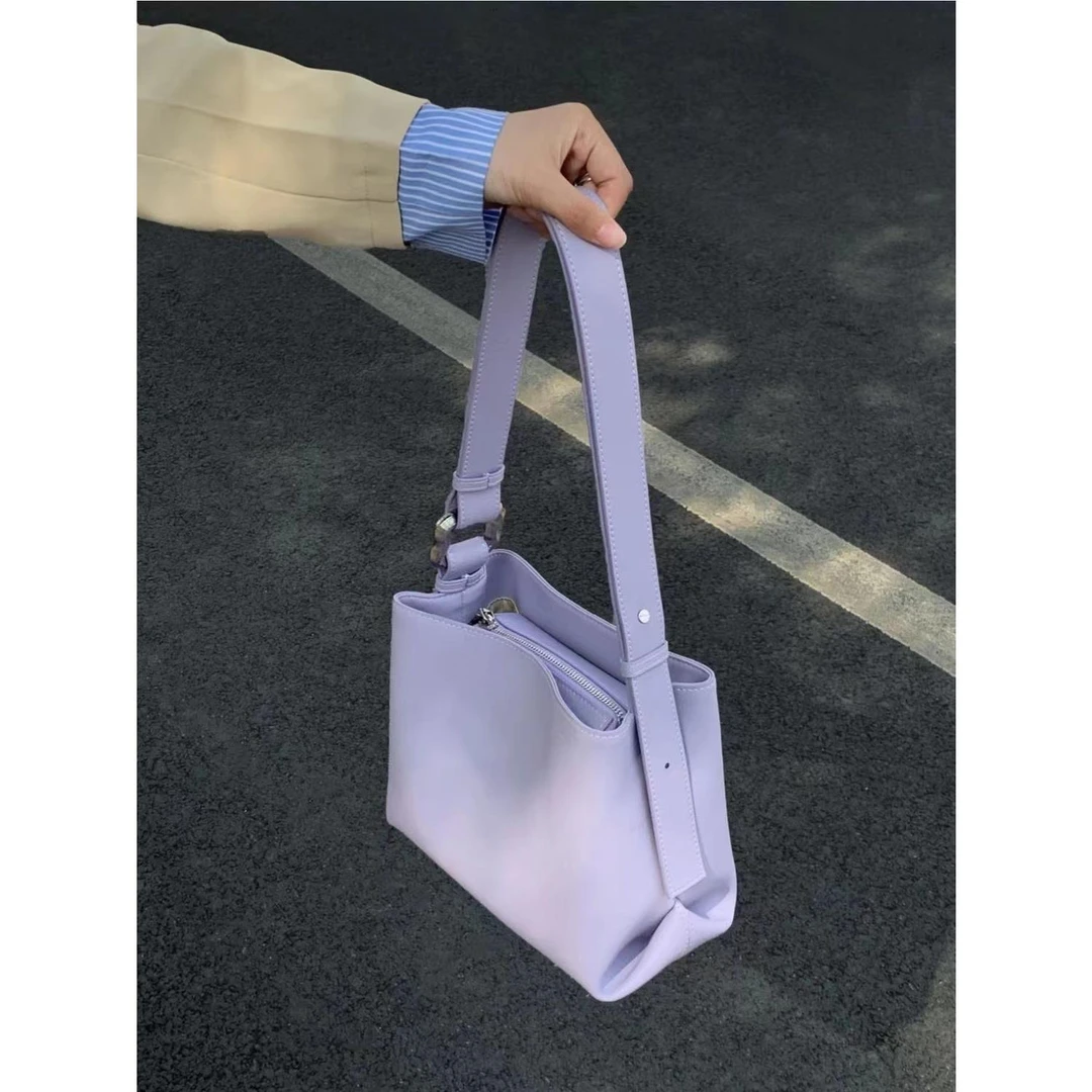 水桶包包女2025新款秋季时尚高级感法式小众单肩通勤大容量托特包