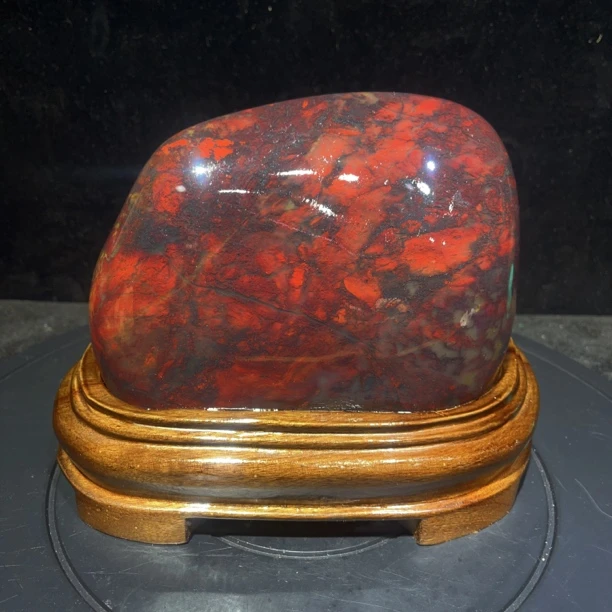 正品桂林鸡血玉原石奇石观赏石红色摆件桌面玄关19-10-18cm，8.4斤