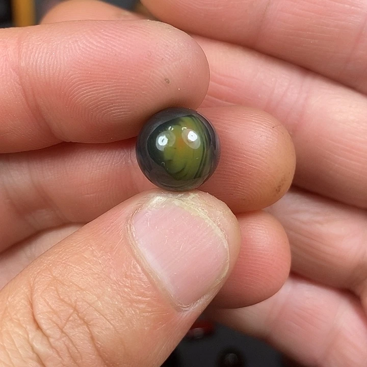 黑***土未镶嵌南红玛瑙挂件
