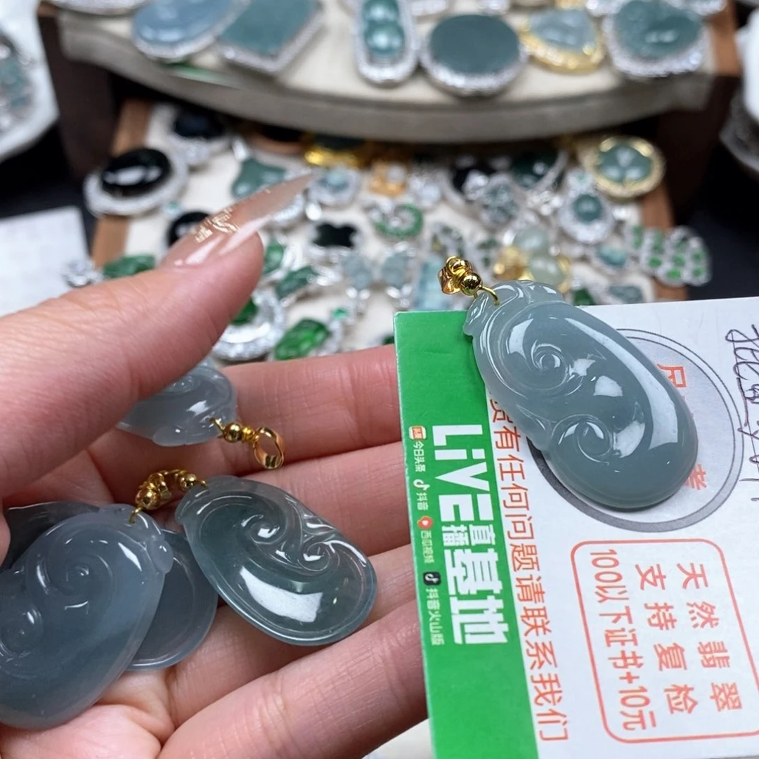 翡翠颈饰未镶嵌翡翠