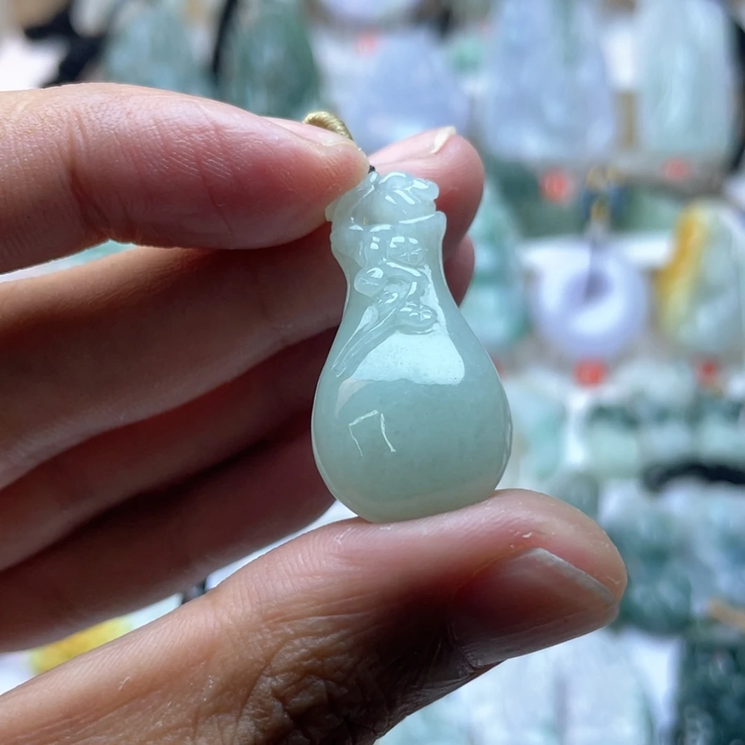 【闪购商品】颈饰未镶嵌翡翠玉瓶