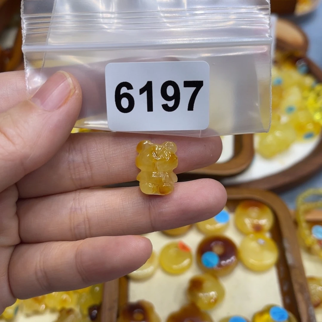 琥珀珠宝奇石未镶嵌