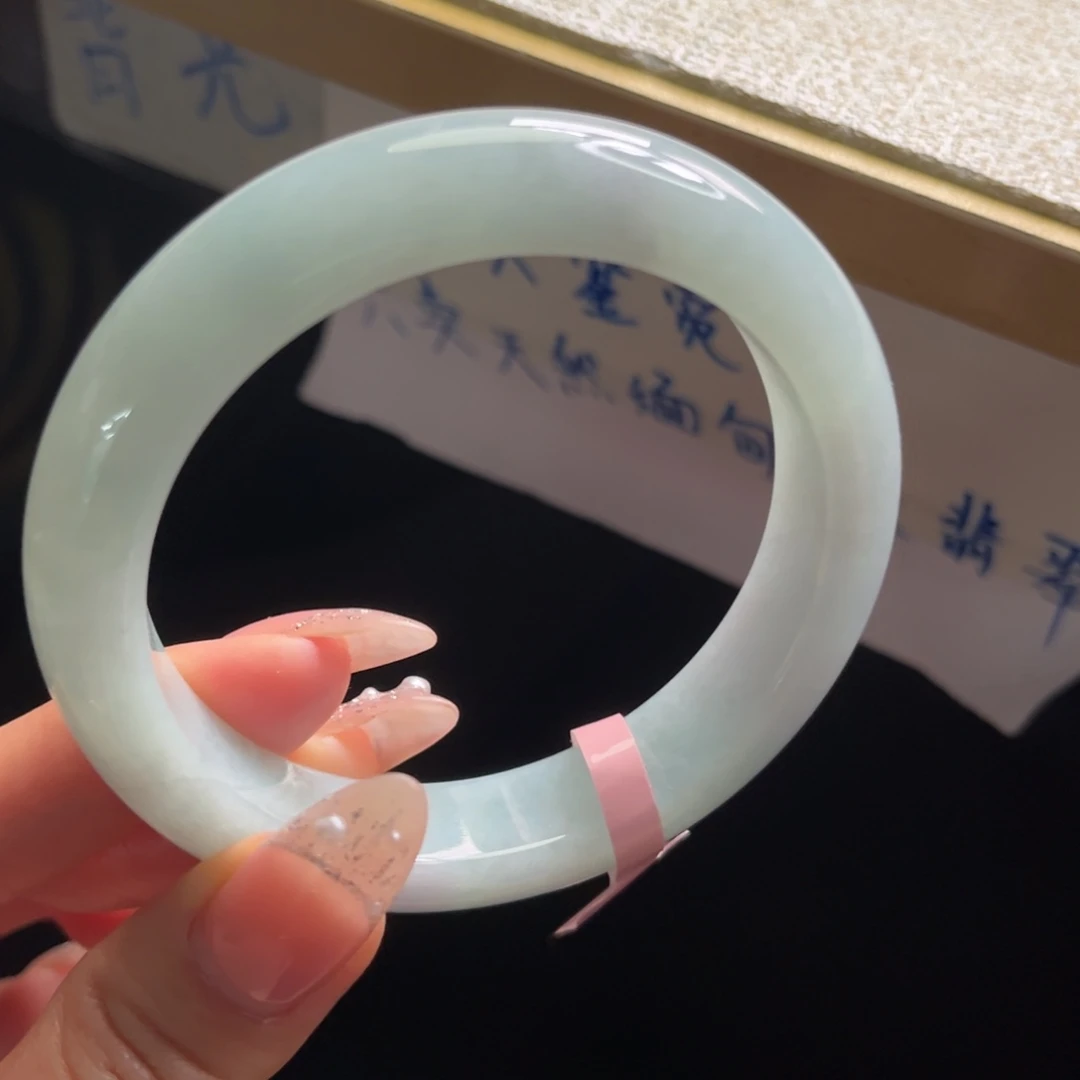 翡翠未镶嵌手镯手镯