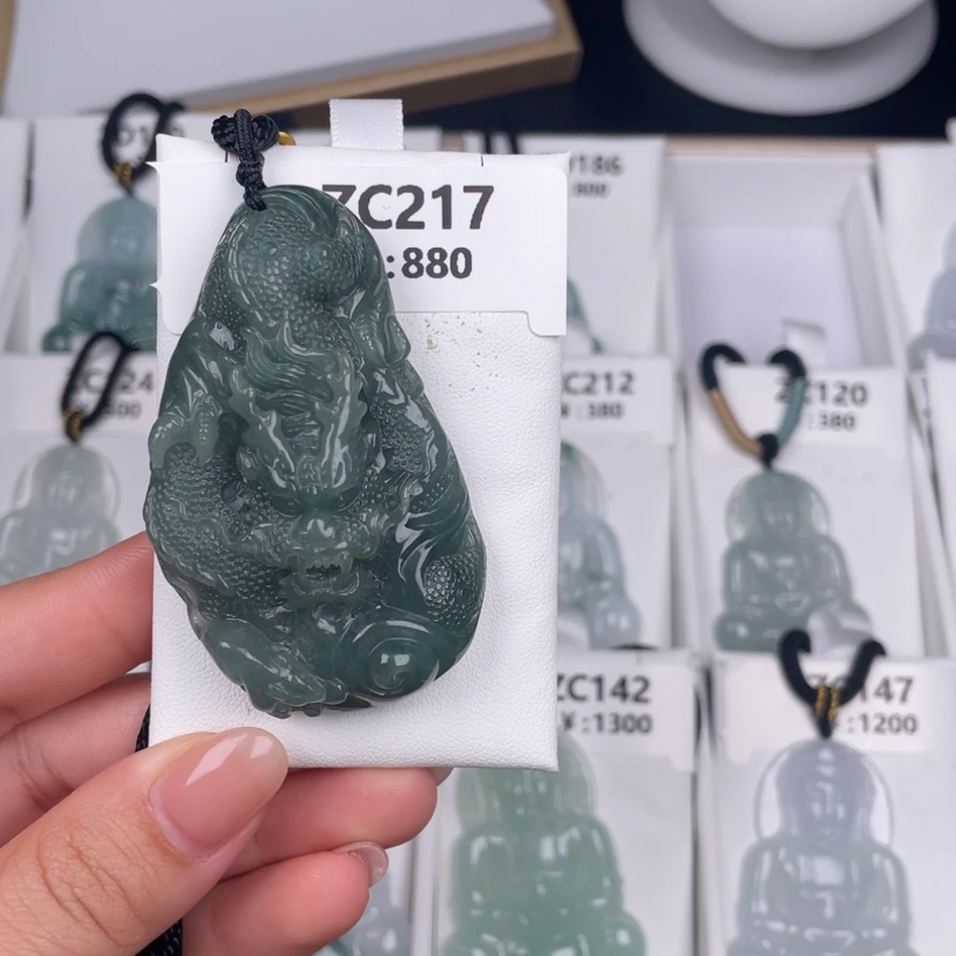 翡翠未镶嵌颈饰zc217