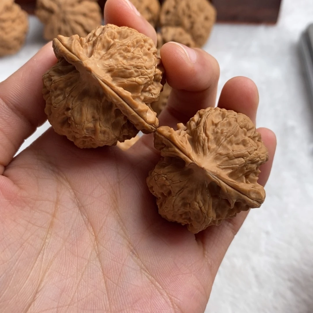 文玩核桃吊坠懒**?梨木台