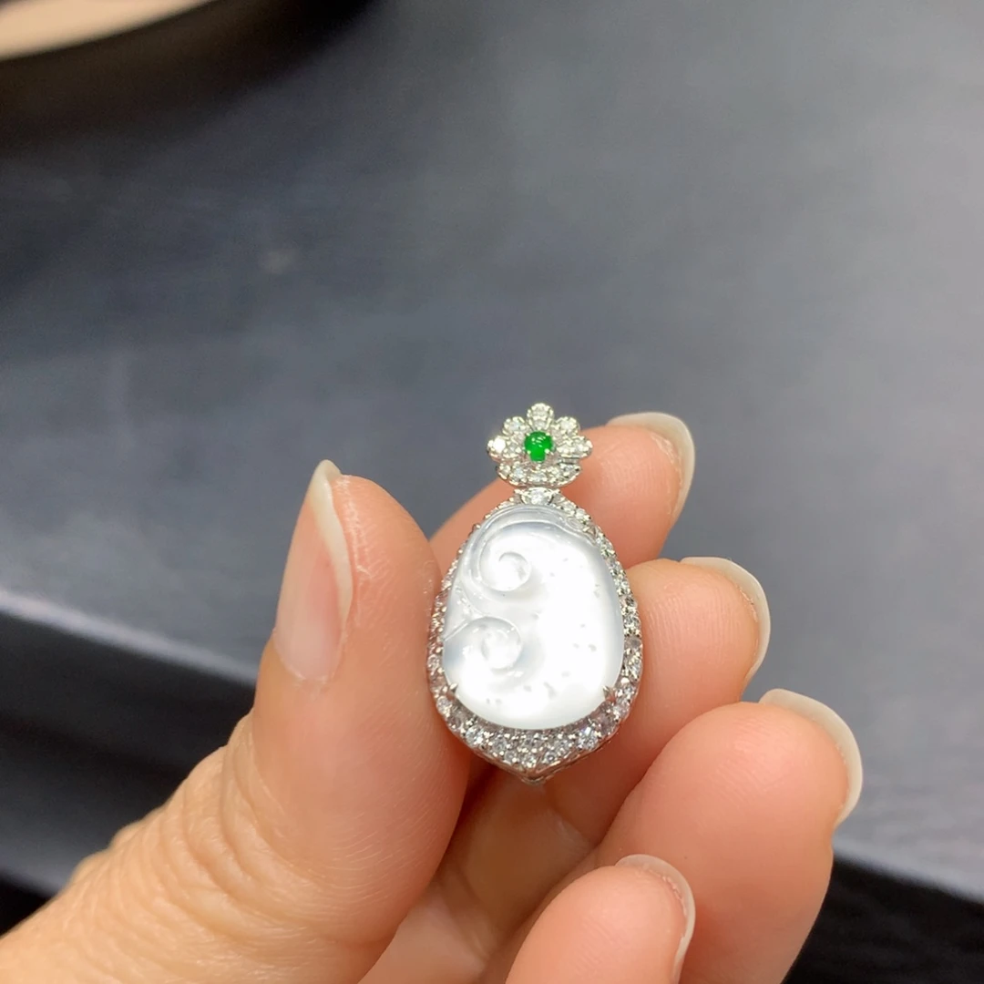 翡翠18K金镶嵌吊坠(不含链)