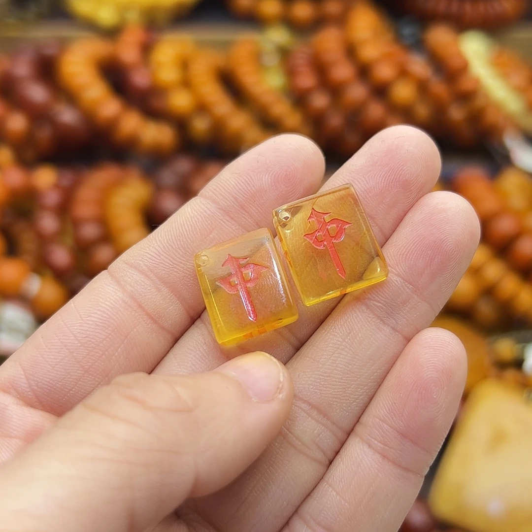 琥珀未镶嵌珠宝奇石多样性发其一