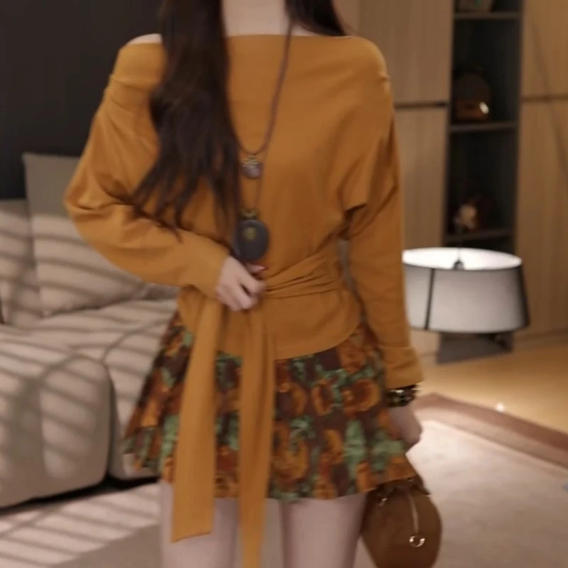 半熟月亮｜2025新款休闲气质一字肩绑带上衣T恤LK2506501