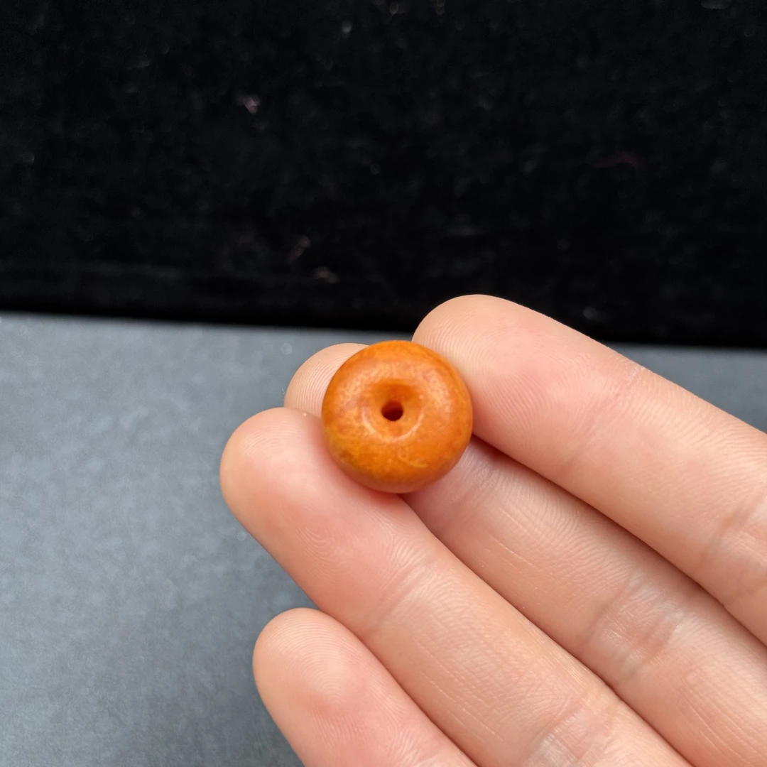 Y6507天然原矿蜜蜡 老蜡墩子 16.4*10.2mm抖音基地质检发货