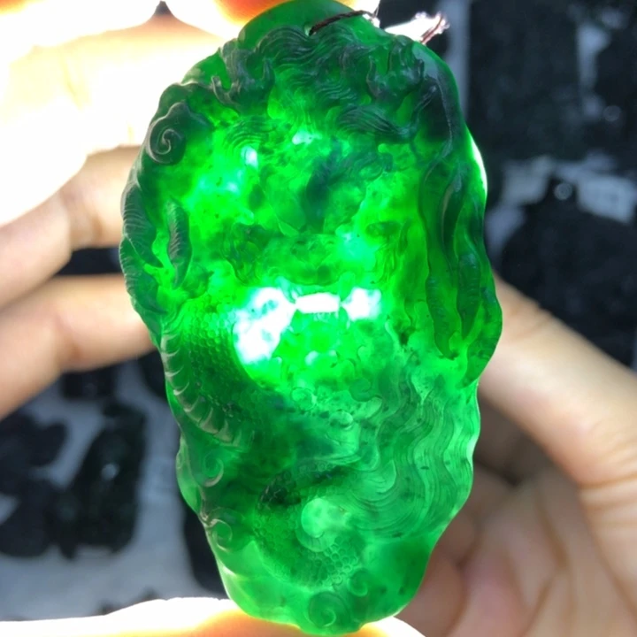 定制翡翠未镶嵌随形龙