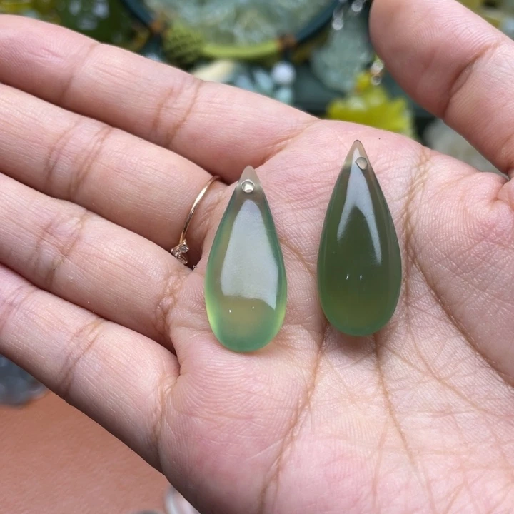 沈***外蛇纹石玉未镶嵌吊坠