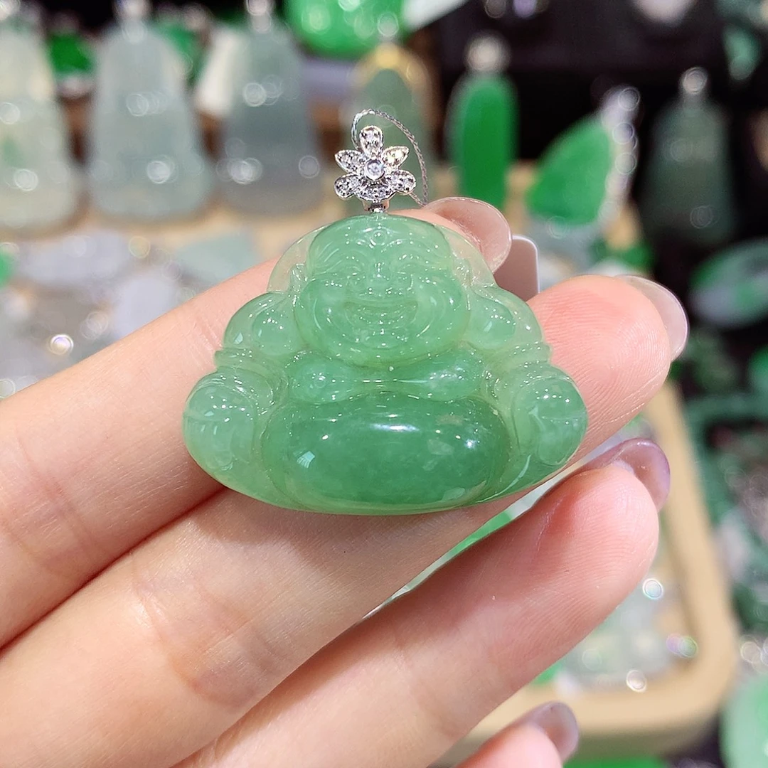 颈饰18K金镶嵌翡翠佛