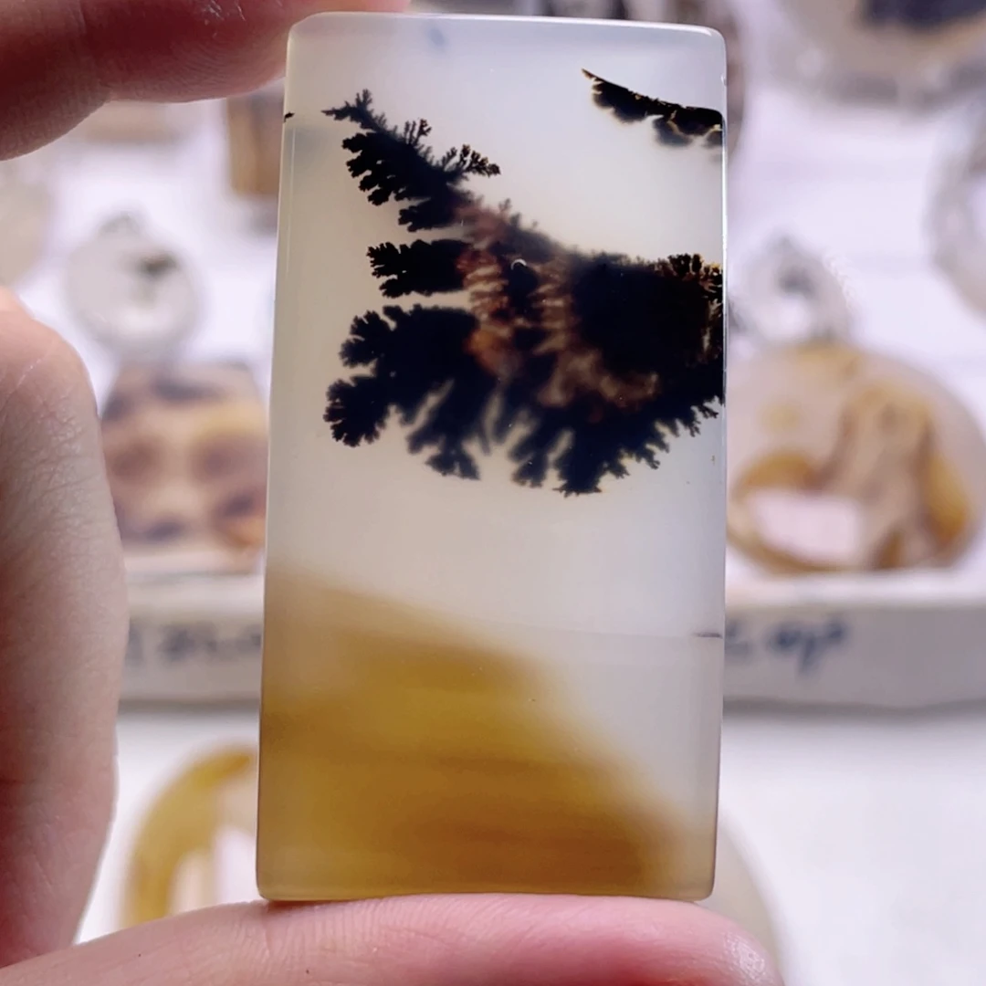 玛瑙/玉髓未镶嵌珠宝奇石