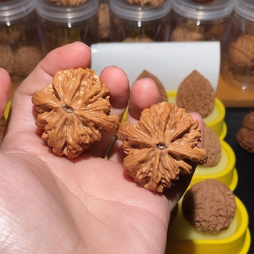 文玩核桃吊坠44暴雪