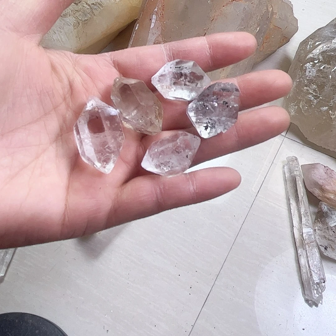 水晶天然水晶原石未镶嵌菠**儿