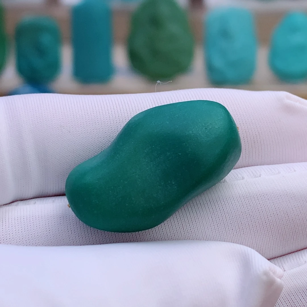 绿松石未镶嵌挂件