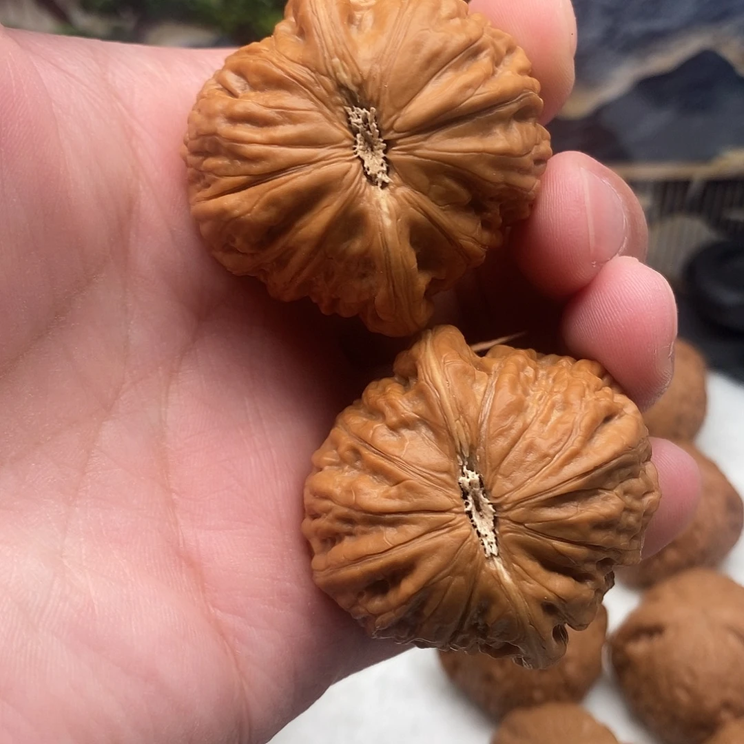 蠡***哥把件文玩核桃43尺寸铁锤精修打底文玩