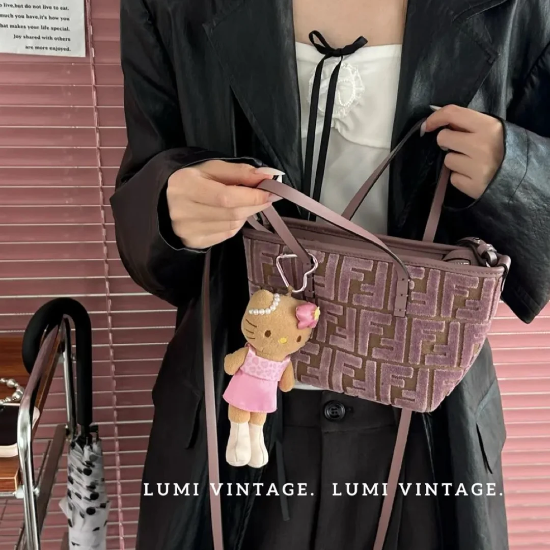 95新 FENDI/芬迪 紫色丝绒老花roll菜篮子单肩包55266329