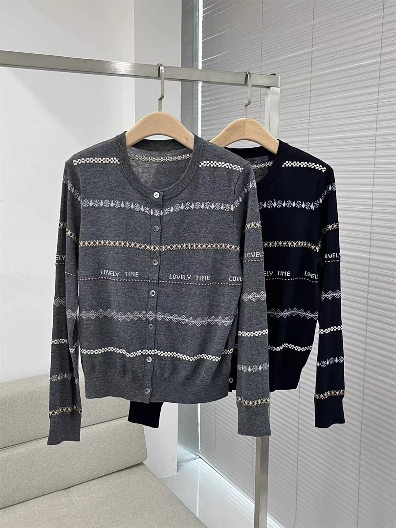 张金家百搭气质减龄休闲秋款上衣开衫全羊毛打底衫2509