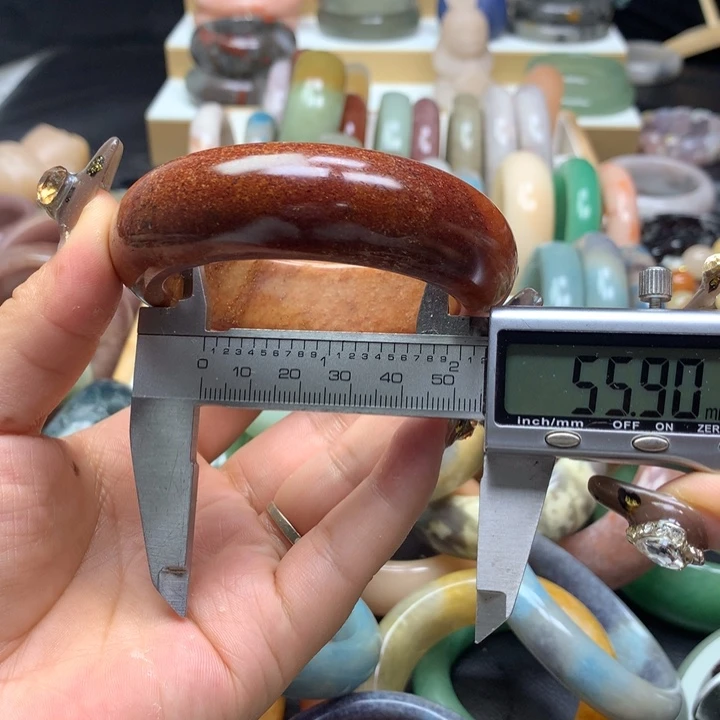 未镶嵌手镯石英质玉