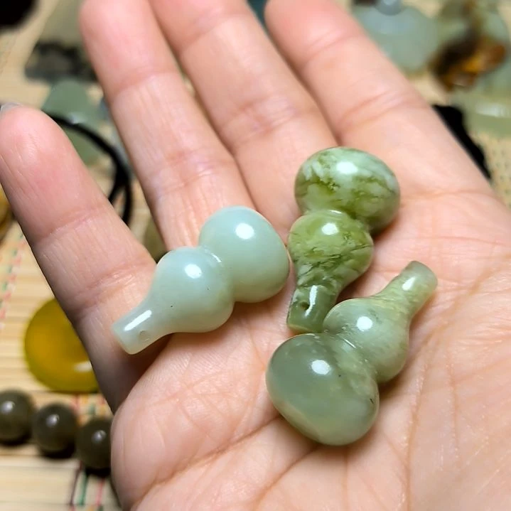 岫玉未镶嵌吊坠(不含链)不*