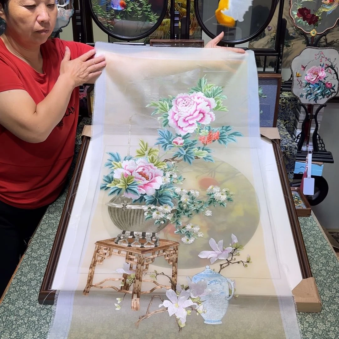 刺绣刺绣工艺精湛独特设计新颖时尚