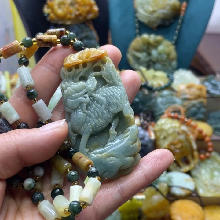 蛇纹石玉合金颈饰