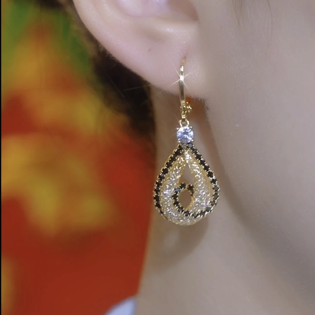 铜合金合成锆石耳饰 【环环相扣】设计感耳扣复古黑色经典流苏耳环