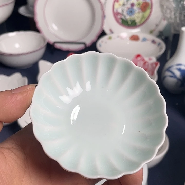 大号影青菊花味碟