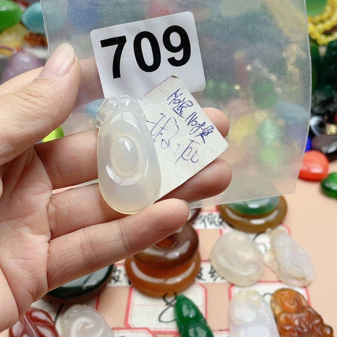 合金颈饰玛瑙/玉髓向*光