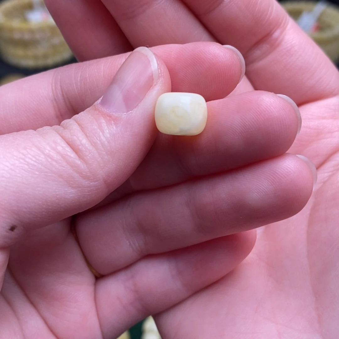 蜜蜡未镶嵌珠宝奇石10✖️8.2