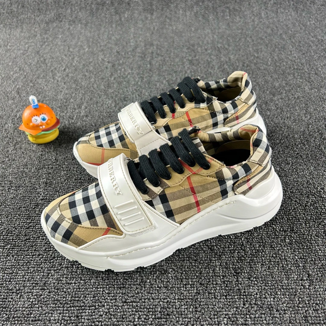 95新 BURBERRY/博柏利 格纹老爹鞋35码HB5358