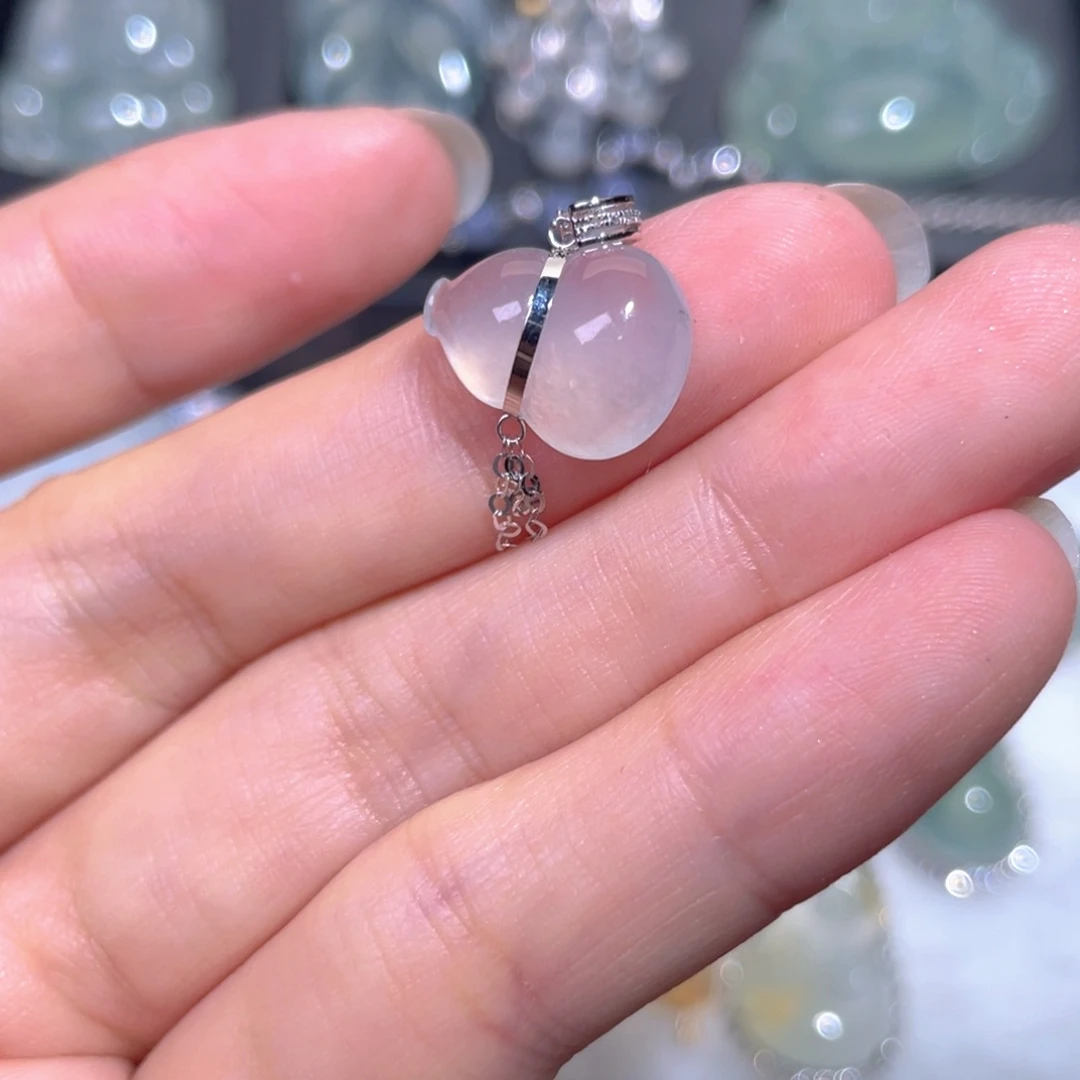 颈饰18K金镶嵌翡翠翡翠