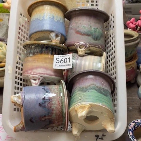 紫砂花盆微瑕601口径的7厘米左右